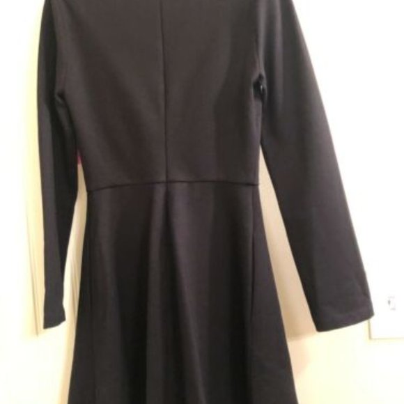 NWT Kate Spade Scallop neckline little black dress - Picture 2 of 2